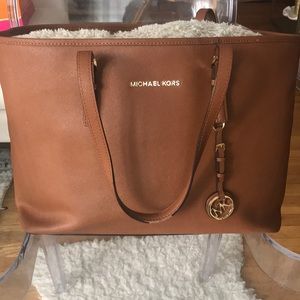 Michael Kors Jet Set Lrg Tan Saffiano Leather Tote